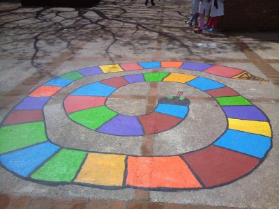 Juegos tradicionales patio colegio (16)