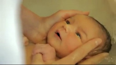 Bebés agua masaje 0