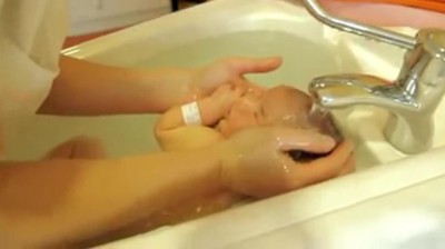 Bebés agua masaje 3