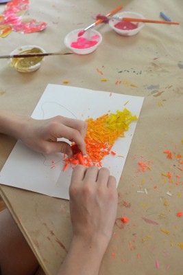 Mariposas de papel con ceras y crayones reciclados (2)