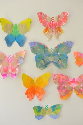 Mariposas de papel con ceras y crayones reciclados (8)