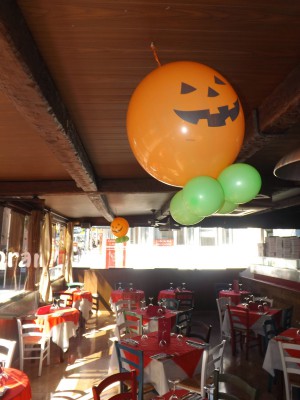ideas para decorar con globos para niños “Halloween” (14)