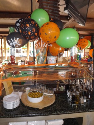 ideas para decorar con globos para niños “Halloween” (15)