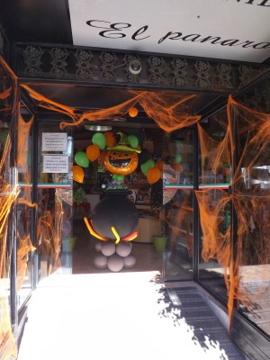 ideas para decorar con globos para niños “Halloween” (23)