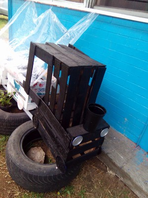 Decoramos nuestro patio con neumáticos y materiales reciclados (5)