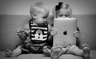 ninos-con-un-ipad-e1423076610981